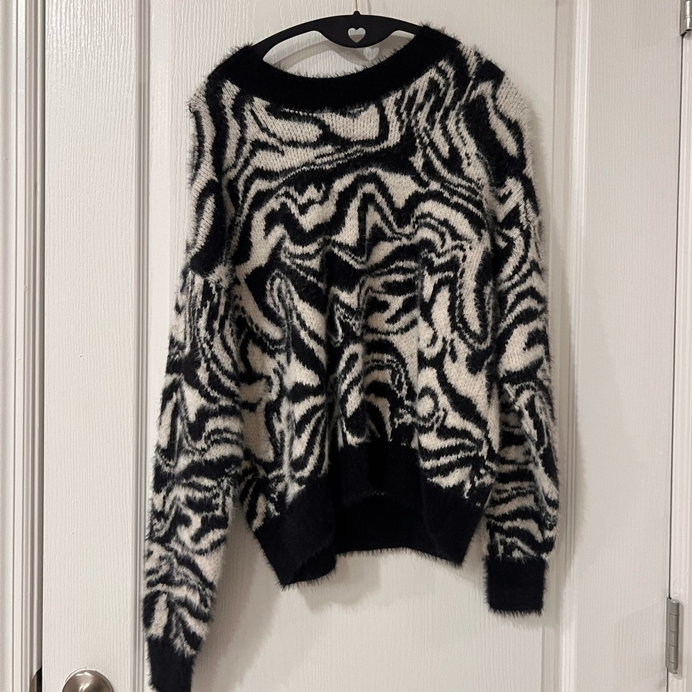 Large Sweater - Picture 2 of 4